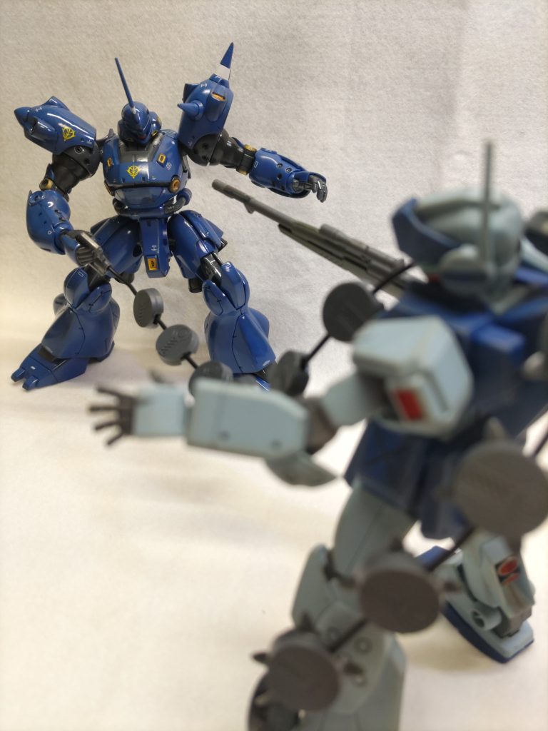 戦い方を教わるスカーレット隊