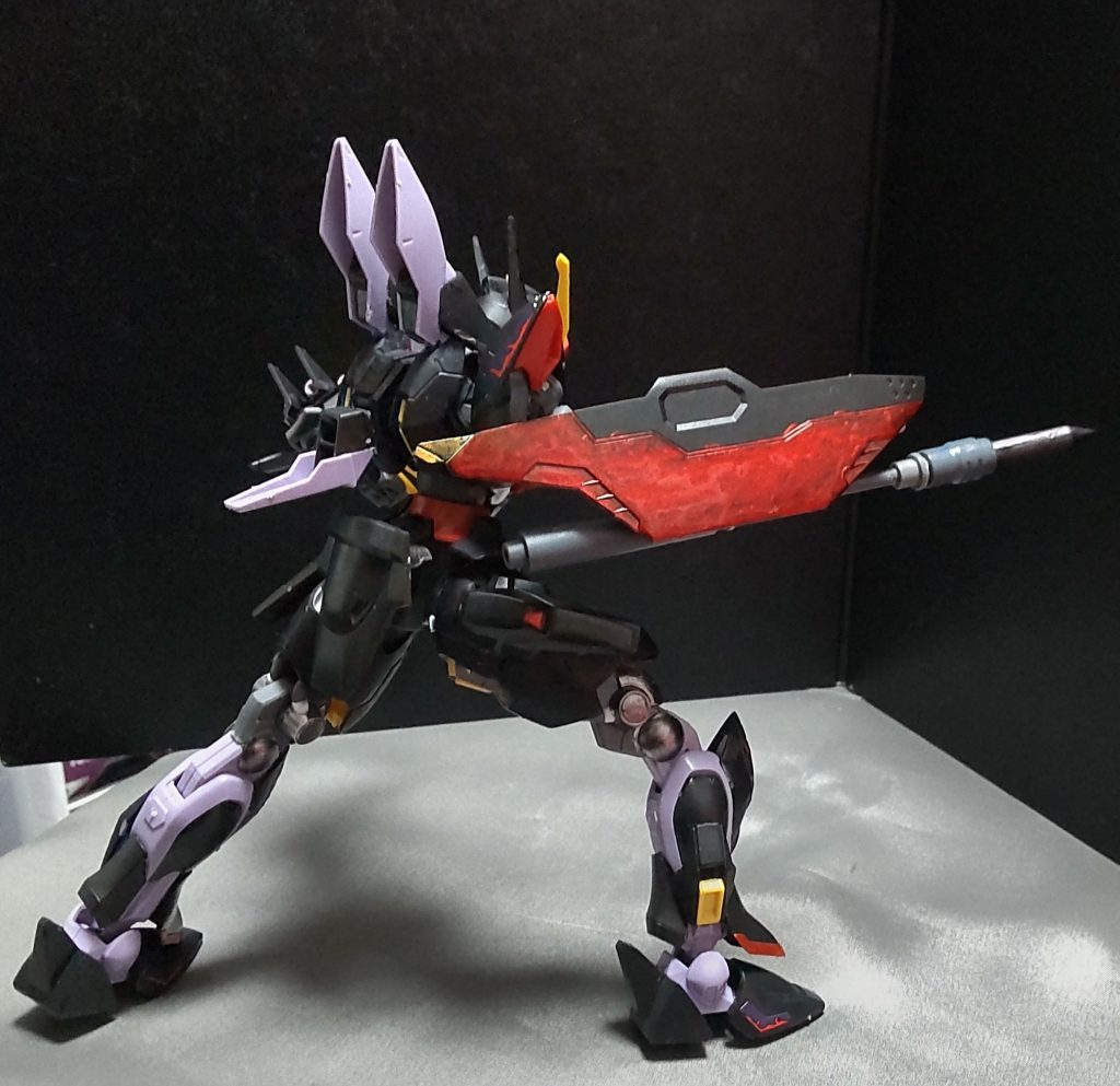 急接近で相手の懐に飛び込み、パイルバンカーで突貫攻撃！