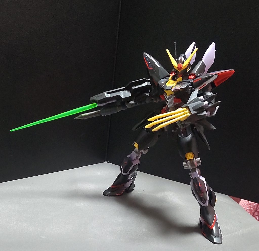 エアリアルにストライクガンダムのミキシング作品は見られましたが、ブリッツガンダムとのミキシングは無かった（はず）なので、作ってみましたが、うまく出来上がったので良かったです。