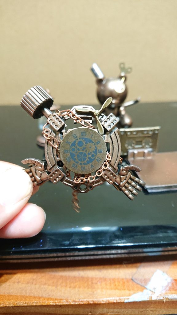 RGトールギスのシールドを使用。