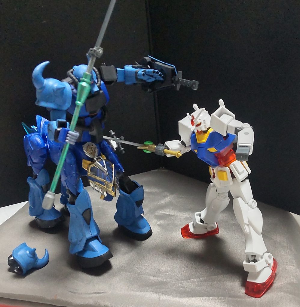 フラウ・ボゥが貰ったアムロのハロを奪おうとしたら、ガンダムが襲ってきた!ガンダム「正義の刃、受けてみろぉ!!」