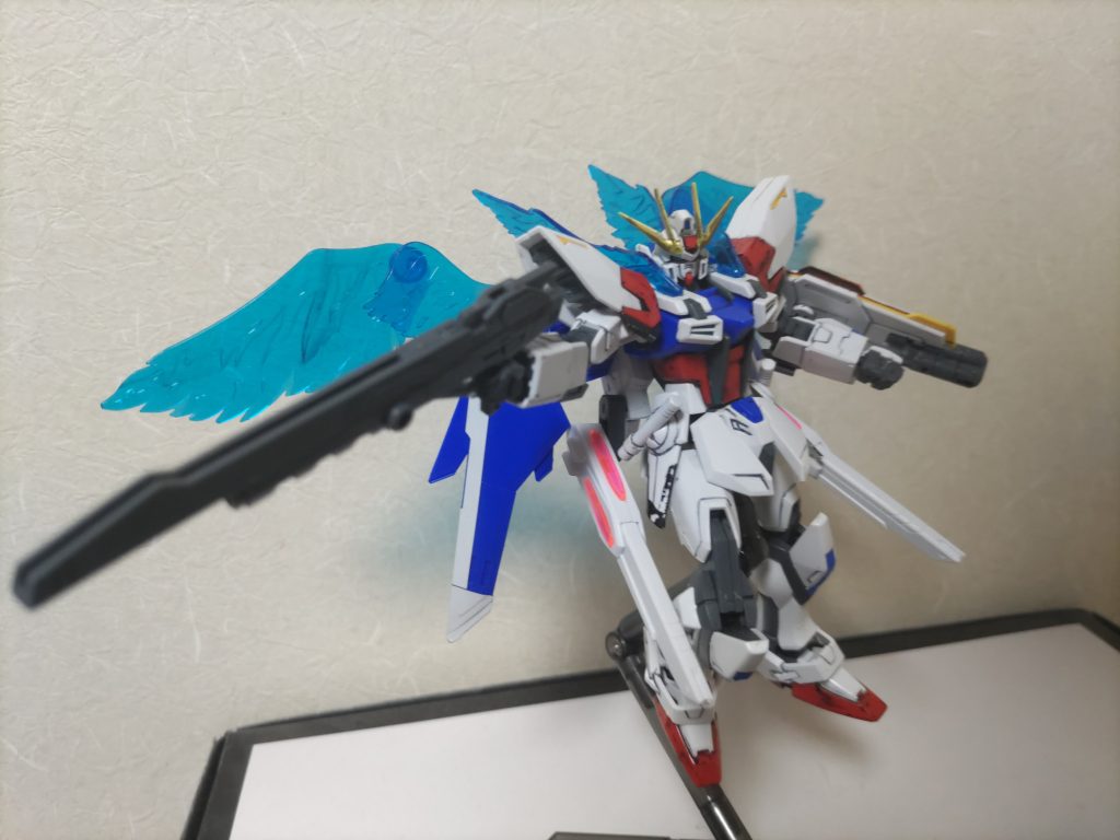 スターモードプラフスキーウイングを展開したモード機動力が高いがエネルギーの消費も高い