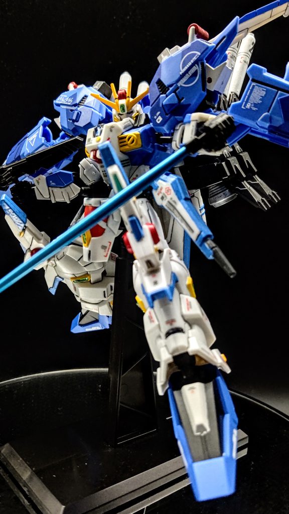 デカールも大量に貼りました。センチネルの機体ってなんかそんなイメージなので笑基本はハイキューパーツさんのホワイト、グレー、グレー&レッドです。プロペラントタンクのところのEFSFやAEはガンダムデカールのアナハイム社用デカールです。今回ホントお世話になりました。宇宙世紀の機体なら使う機会多いと思うのでおすすめです。