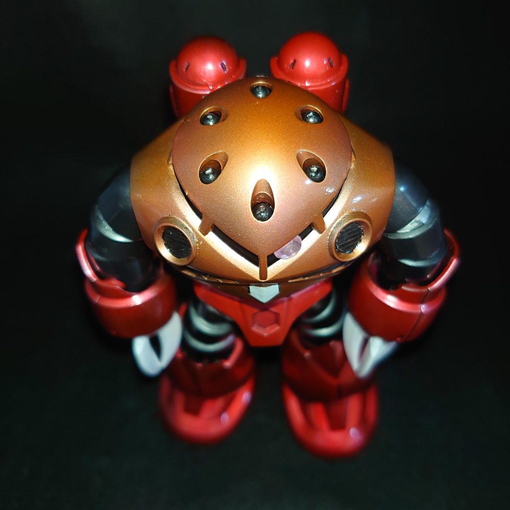 ただ上から撮っただけだけど、黒背景のおかげてなんか潜航中っぽくていい感じになりました。 