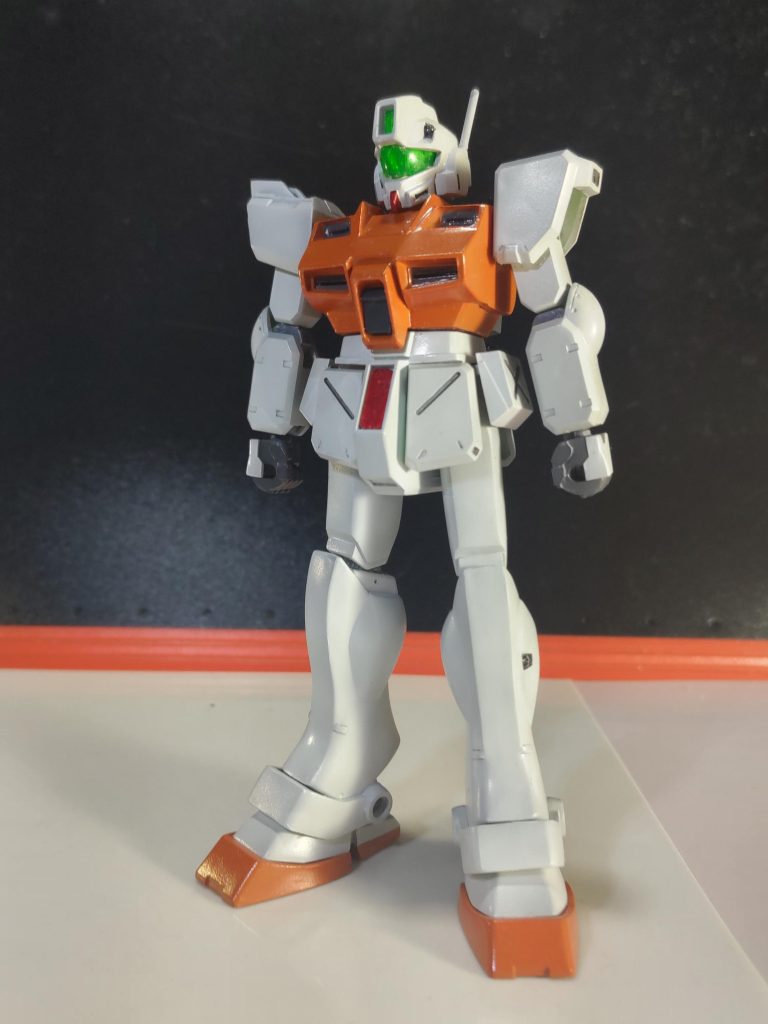 肩の接続位置は3ミリほど上に上げてます。旧キットとは思えないくらいの完成度なんだよね