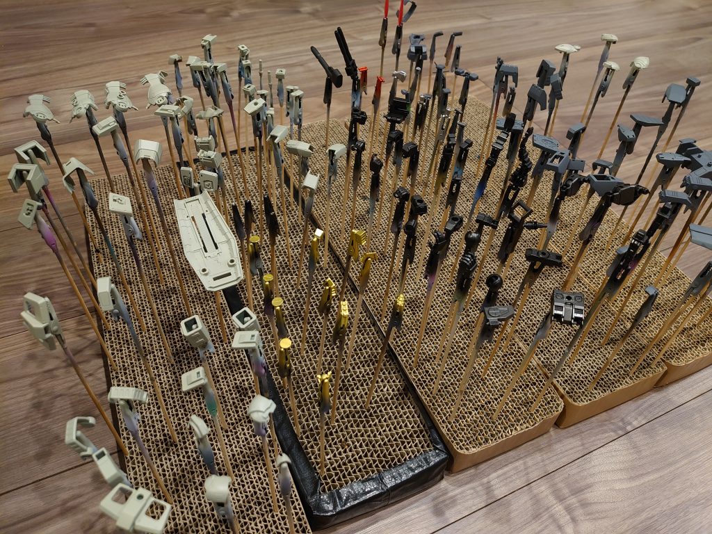 中の人+アーマー なのでHGながらパーツが多いです💦