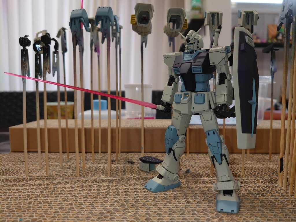 ビームサーベル持ちでデカール貼る前です✋