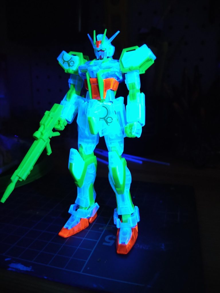 光るとさらにダサい