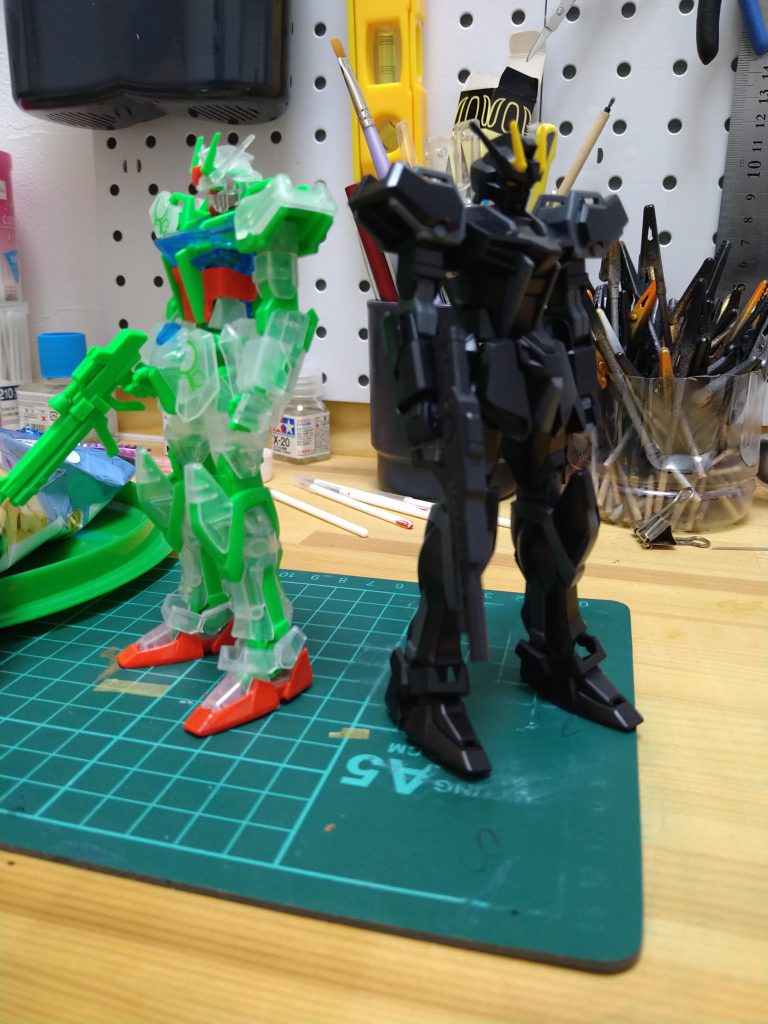 あれ？余ったパーツで組んだノーマルフレーム＋黒ボディが圧倒的にカッコいい…