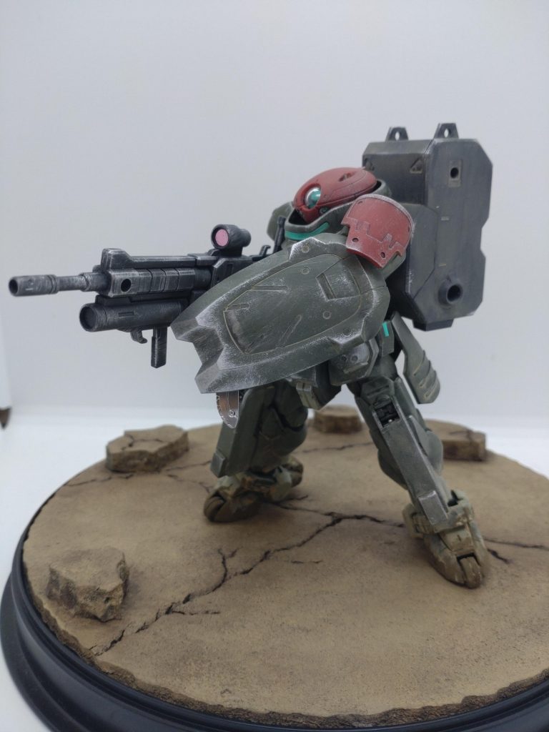 盾は使用感を出すため、特に強めにドライブラシ！