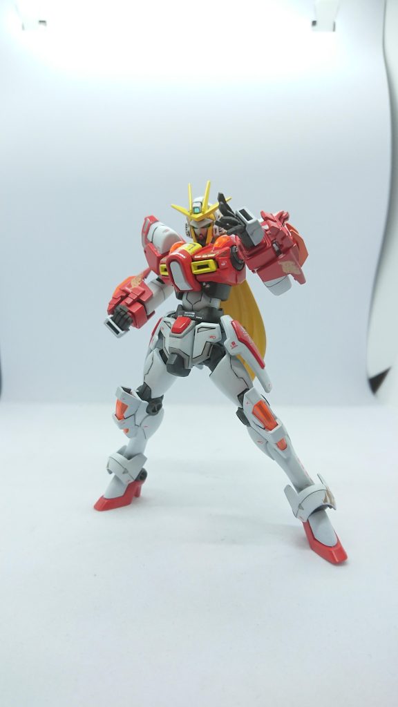 腕や足など細身に見せるためノーベル加工しました頭はおでこの部分をビルドバーニングにしてます。ゴッドガンダムの手使いたかったので腕加工しました火拳