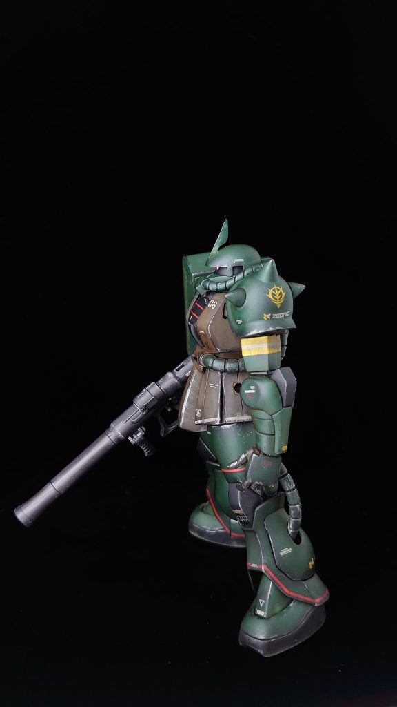 ショルダーの合わせめはしっかり消したかったので同色のランナーを瞬着に溶かし込んで使用しました。