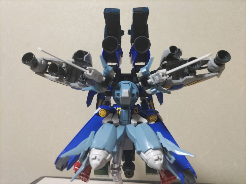 プトレマイオスアームズⅡ二機のGNドライヴにより機体のエネルギー供給を行うつまり電池役
