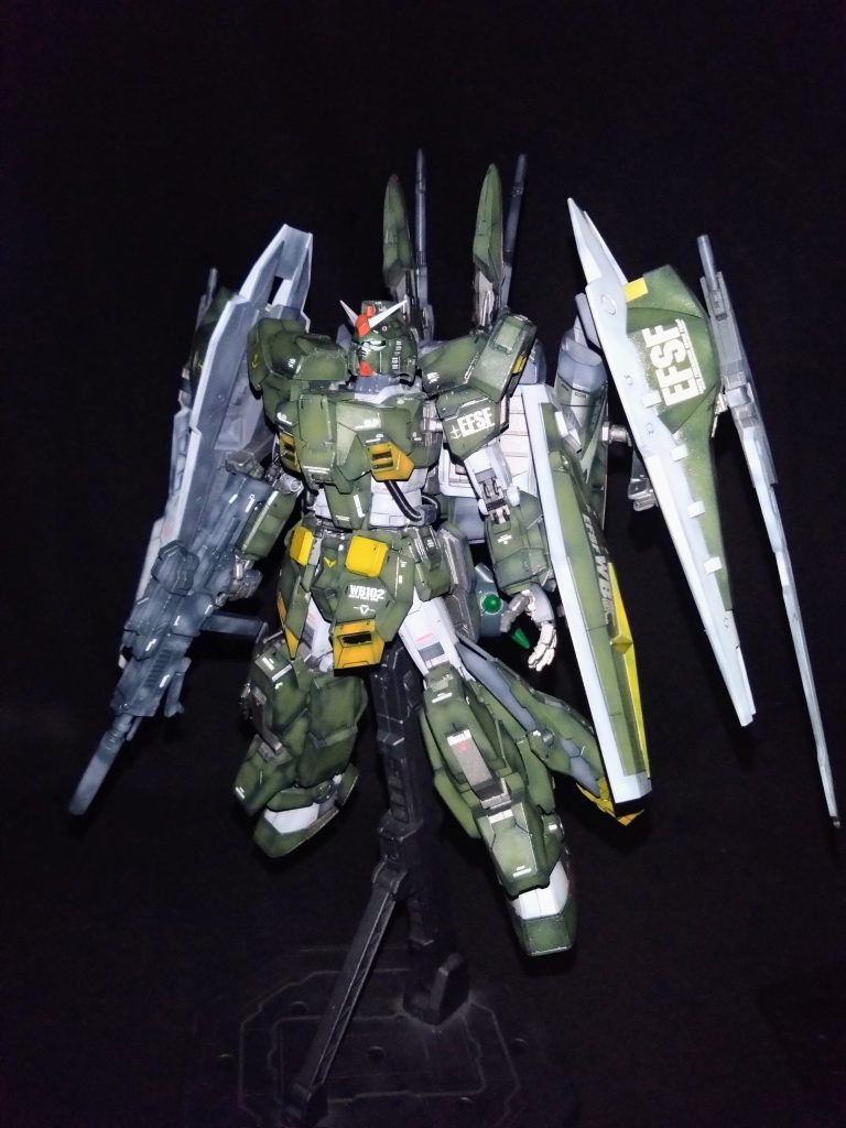 コアブースターをGディフェンサーに見立てて、   バックパックをコアブースター本体に取り替えることでスーパーガンダム風にしてみました