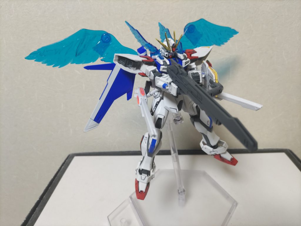 ライフルはシールドとのドッキング機能を搭載