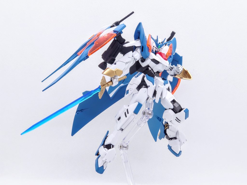 精霊剣シラヌイメイン武装です。切断力が高く蒼炎を発生させることが出来ます。