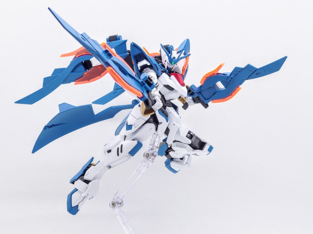 火焔刀ホムラシラヌイと比べ耐久性が高く、盾としても使用されます。こちらも火炎を発生させることが出来ます。