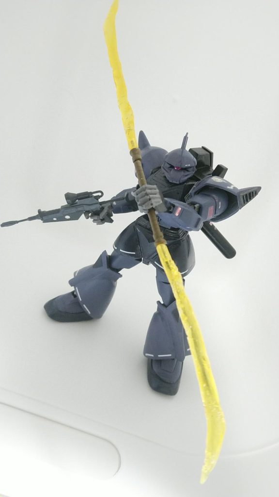 腰もまわるし目も動く、さらに肘も曲がります✌