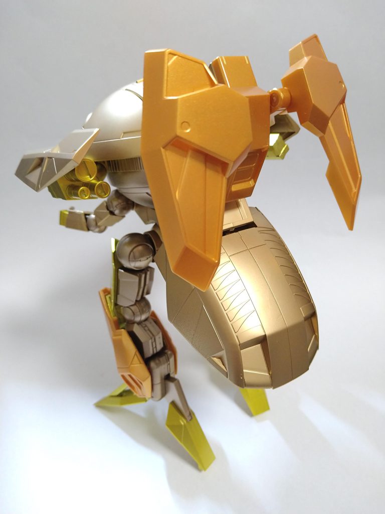 フルアーマー形態みたいな感じです。リボンみたい。