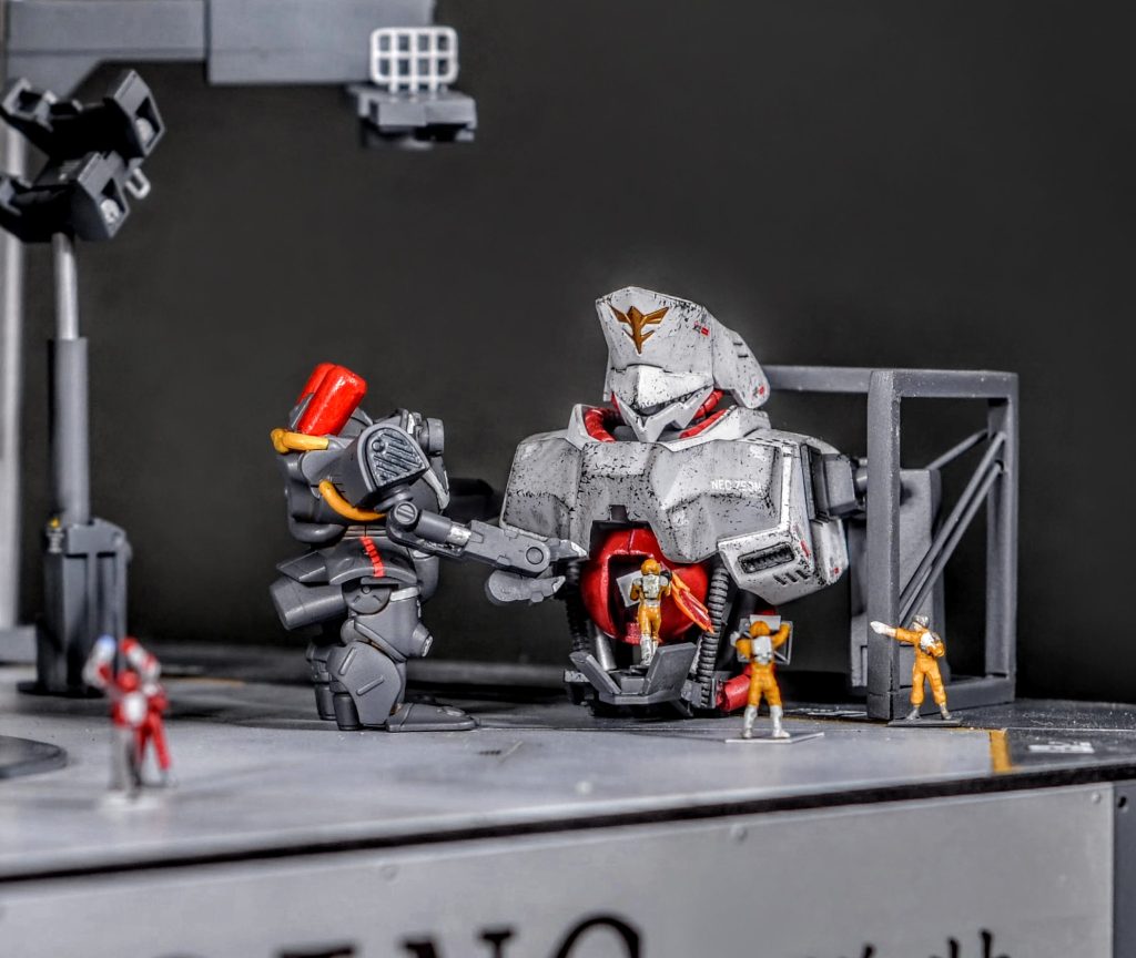 作業の火花はムーンガンダム付属のバタフライエッジのビームエフェクトをカットして作りました。サイコ・ドーガは本当に良いキットなので胸部だけこんなことに使うのは辛かったです。