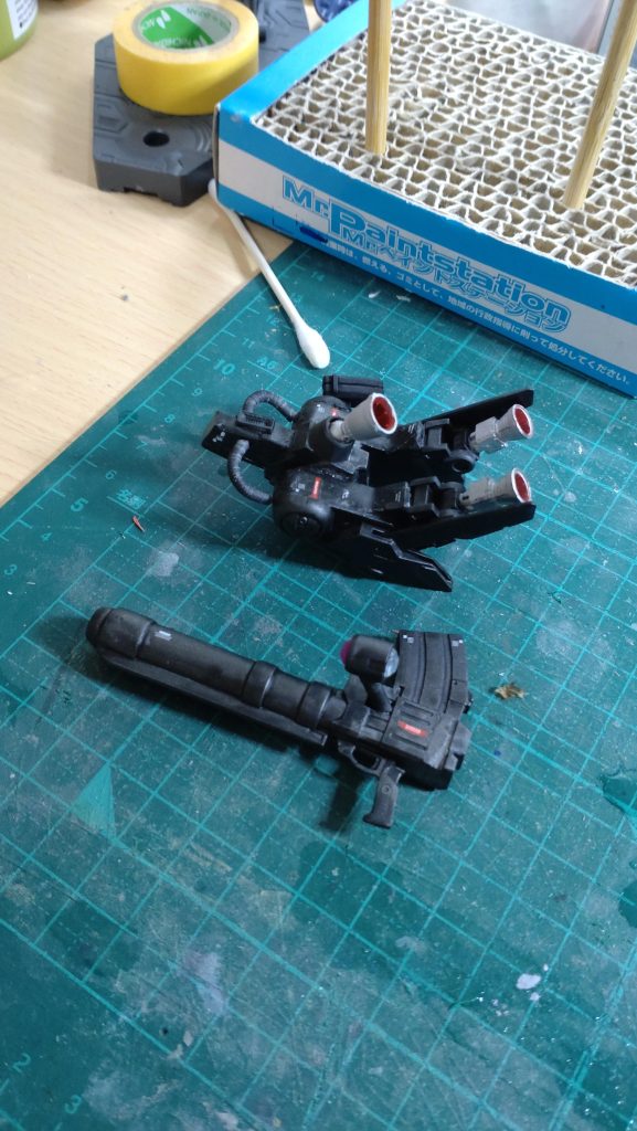 シャア専用ゲルググと同時にこいつ等だけ先に制作しました。