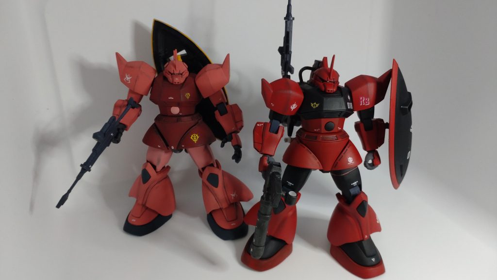 シャア専用ゲルググと。あ、少しだけ裾上げしてありマス。