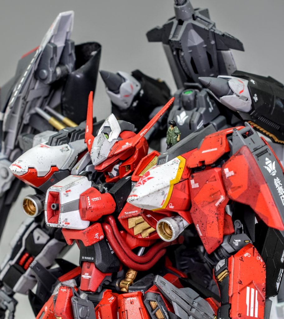 パイロットは鉄華団の元関係者です。