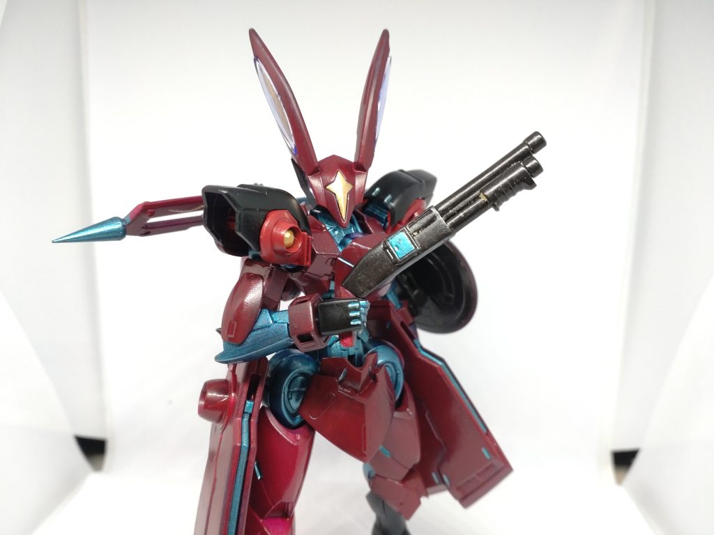 武装1 ビームショットガンビーム式のショットガンで剣が届かない範囲を攻撃する為に使用しています。素材はMSGのショットガンで真ん中を切断してプラ材で少し伸ばしています。