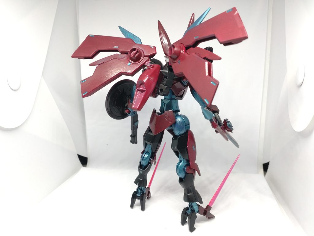 バインダーは上部の内側を少し削り元キットより広がるようにしています。