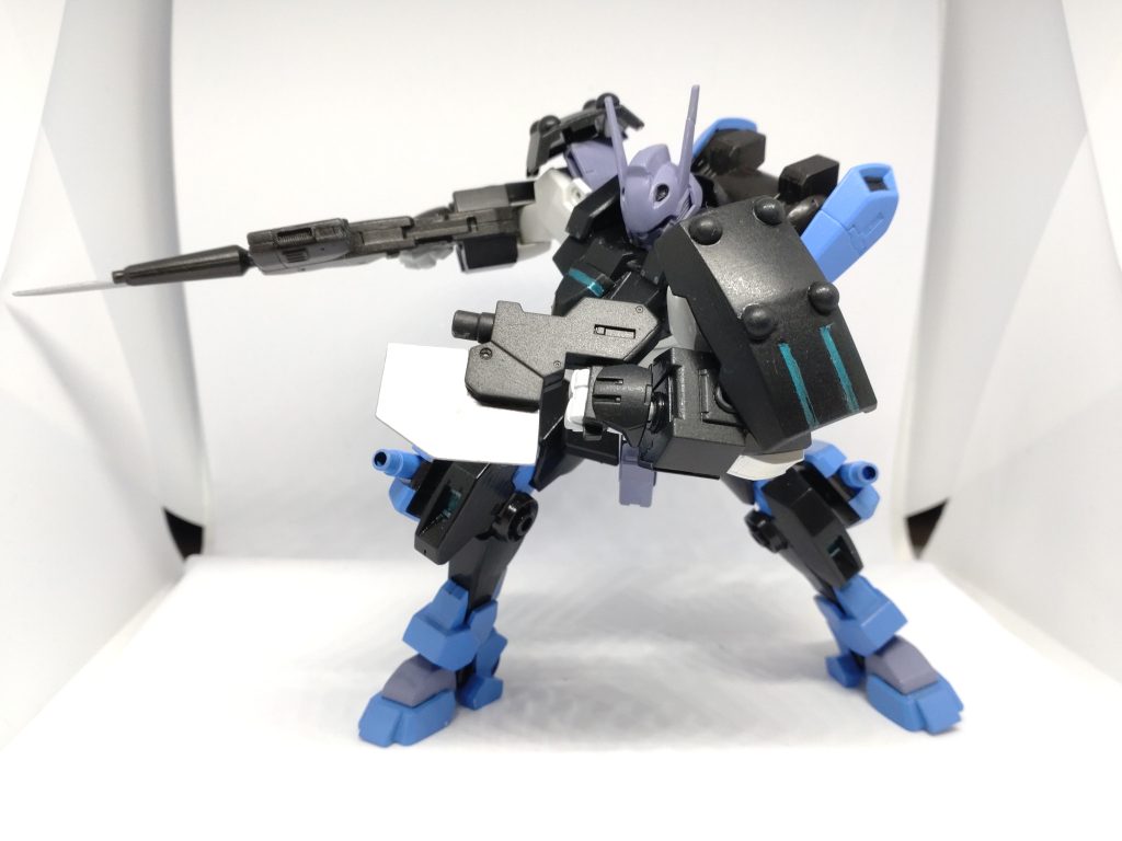盾の玉は100均のデコシールです。