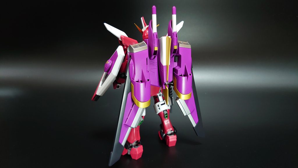 配色はメタルロボット魂等も参考にしました。