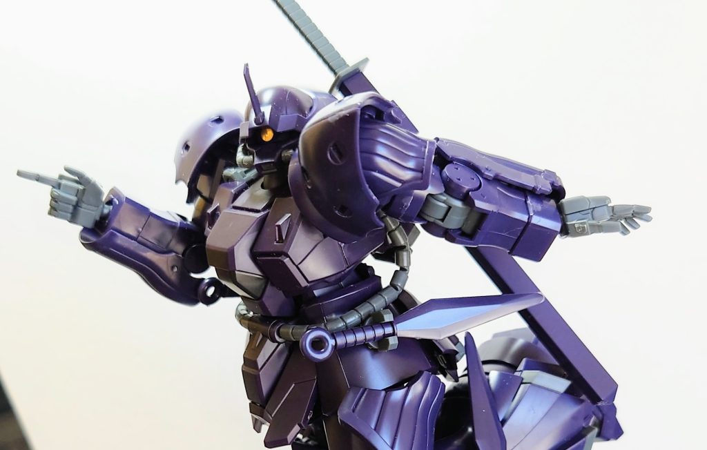 仮組で可愛らしいポーズ