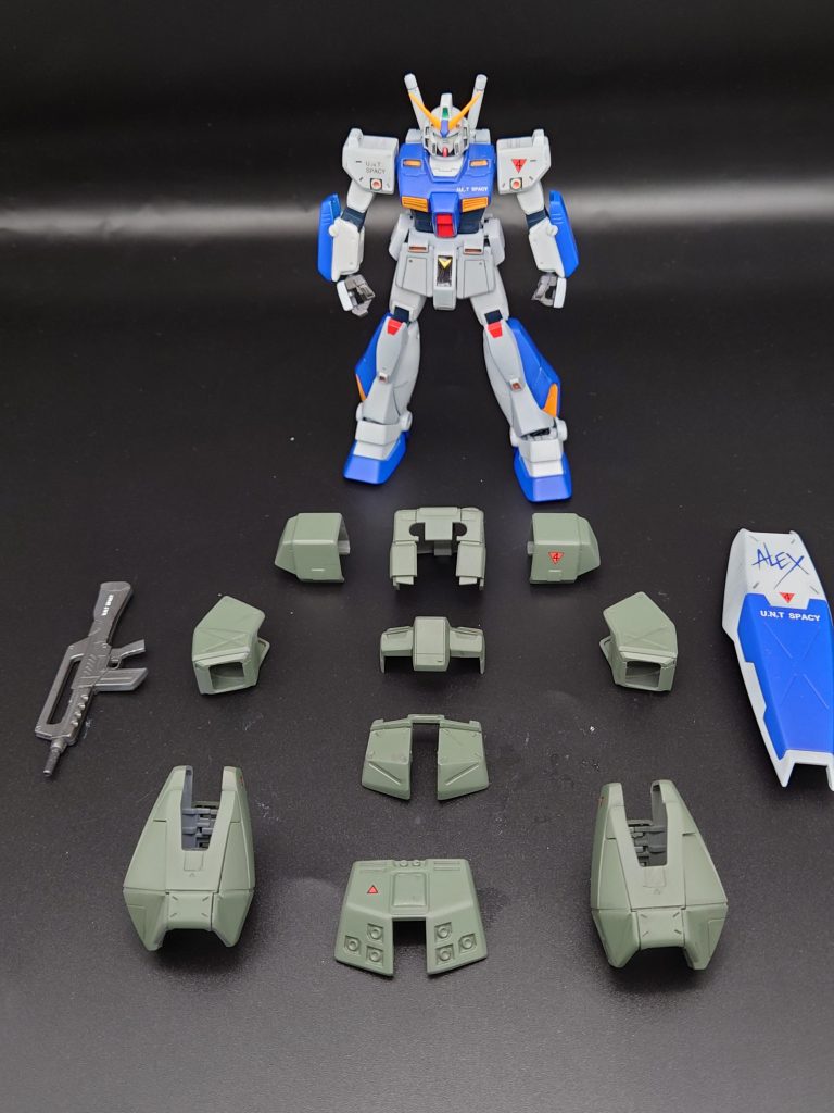 説明書に載ってる、フルアーマー装備外して、装甲を並べるやつ、やってみたかった（笑）次回は、中の人　Alex本体を投稿する予定です！例のジオラマも、制作進行中です！❗