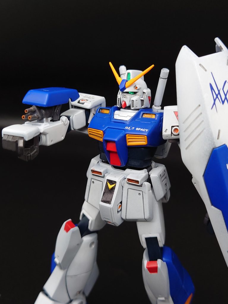 ガトリング砲を構えて