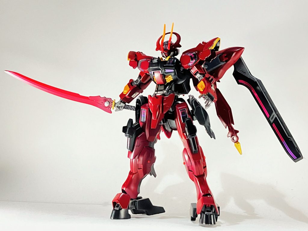 そして次が鬼人モードガーディアンは背中に常備されてる残りのガーディアンに接続され翼のようになります。武器の名は斬リ鬼リ舞イ【きりきりまい】今考えました笑