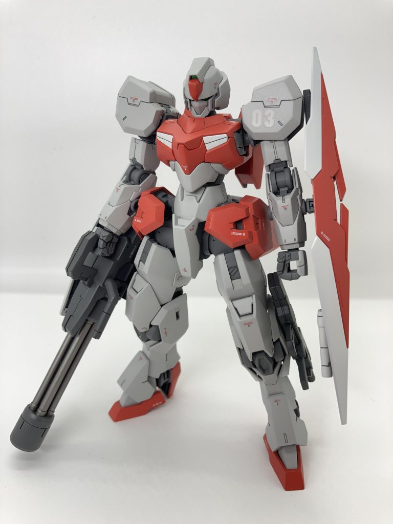 ソフィ専用機です。攻撃力の強化としてルブリスウル用ガトリングの試作品を装備している事にしています。彼女達がウルとソーンに乗り替えるまで使用していた機体としてみました。