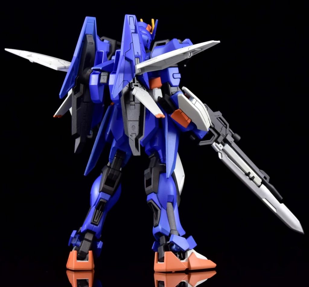 ■機体背面白羽にオレンジを入れてワンポイント