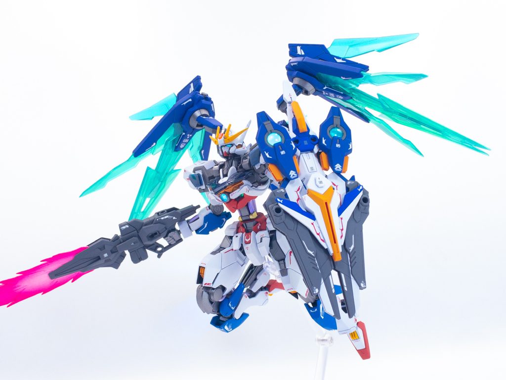 2機のバインダーにより高い機動力を誇り、ライフル、シールドを使用したベーシックな戦闘スタイルを得意とする。