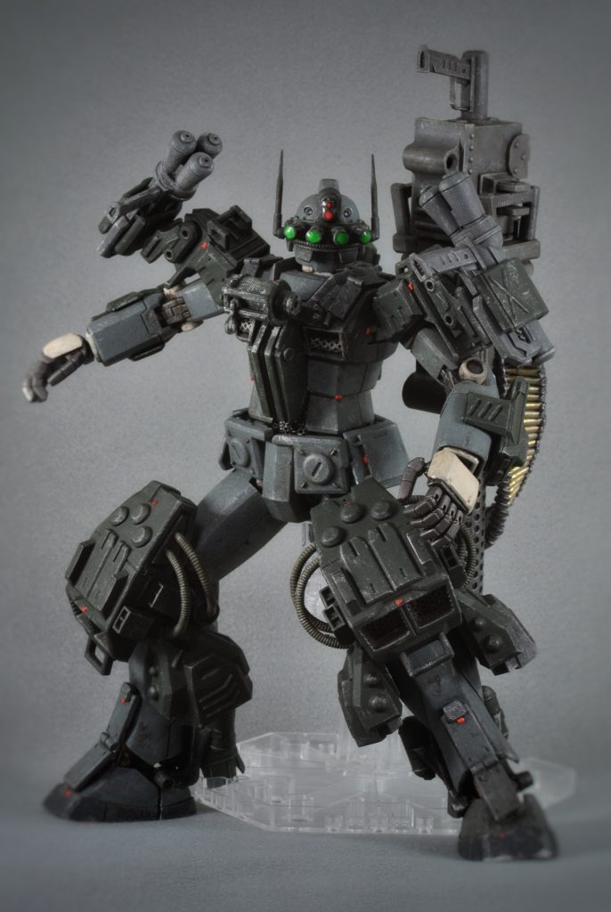 お次はライティングを全体に当てて全身を分かりやすく😋膝のアーマーはパイプも含めて一体印刷しました〜3Dプリント人口も増えてきていますし、皆さんも是非チャレンジしてみて下さいね♪