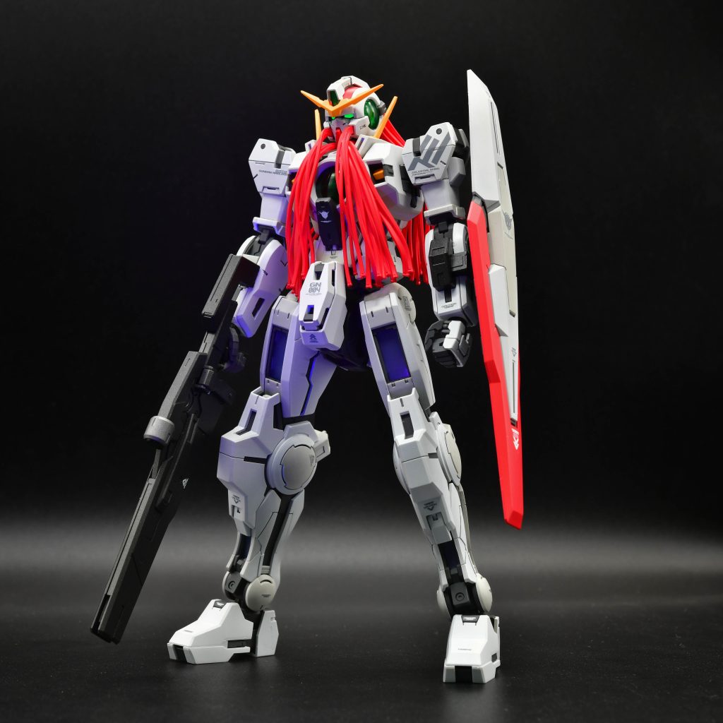 ヴァーチェも作ってみたいけどナドレでも飾りたいし、2個買うのは躊躇していたところ、ガンダムベース限定で中の人(ナドレ)が発売されました。