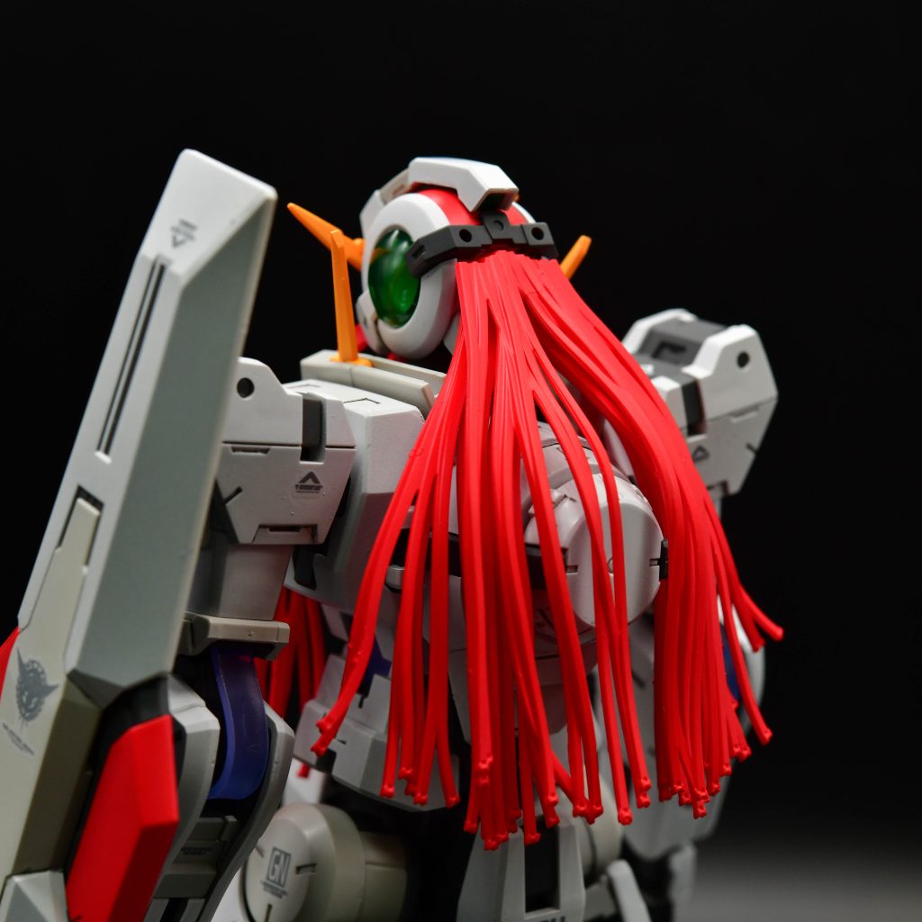 後ろ髪は専用パーツのようですが、ノーマルよりちょっと横に広がっている程度です。せっかくなんで専用パーツを選択。