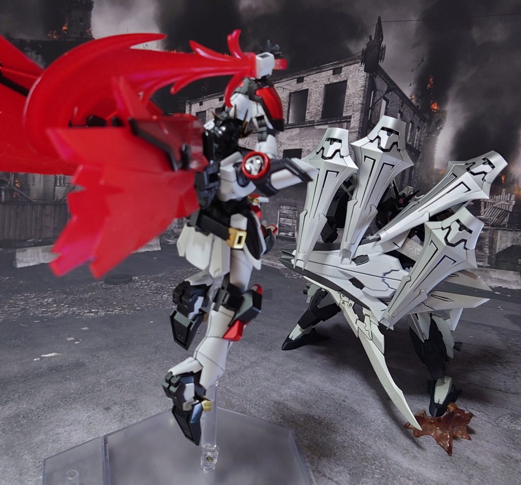 相手の必殺技を真っ向から受け止め、隙を突いての反撃を狙う。“奥義、「雷皇斬(カイゼルライブレード)」!”“受け切ってみせる!”