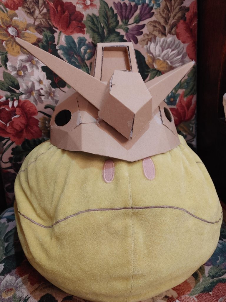 制作工程は1つ1つ段ボールを切って接着剤でくっつけてを繰り返しました。気が遠くなる作業ですが少しずつガンダムになっていくのはとても感動しましたw