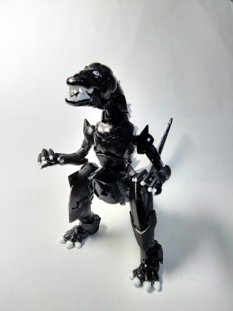 パテで身体や手足の爪を盛りつつ、1番顔で苦労しました。(完成が遅れた原因💦)