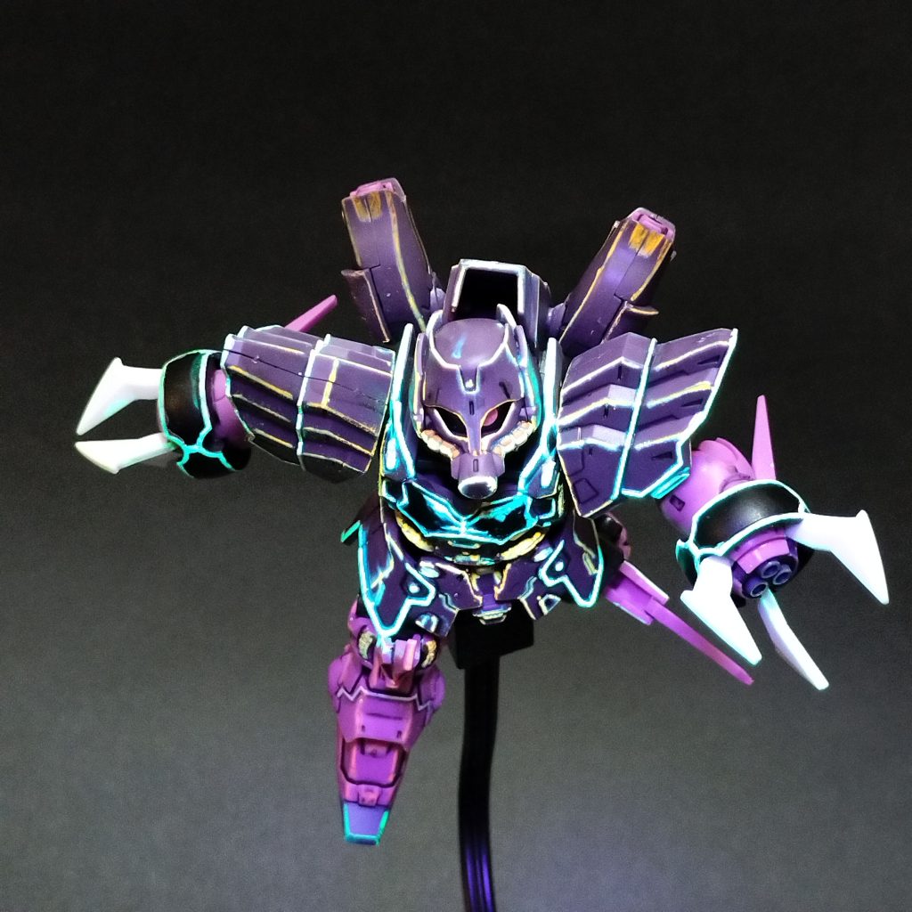 博物館館長のプロフェッサー·サカモト自らピアノ演奏をすると、その名曲の周波数に反応してボディ各所が光りだすらしい、というのがもっぱらのウワサだ。