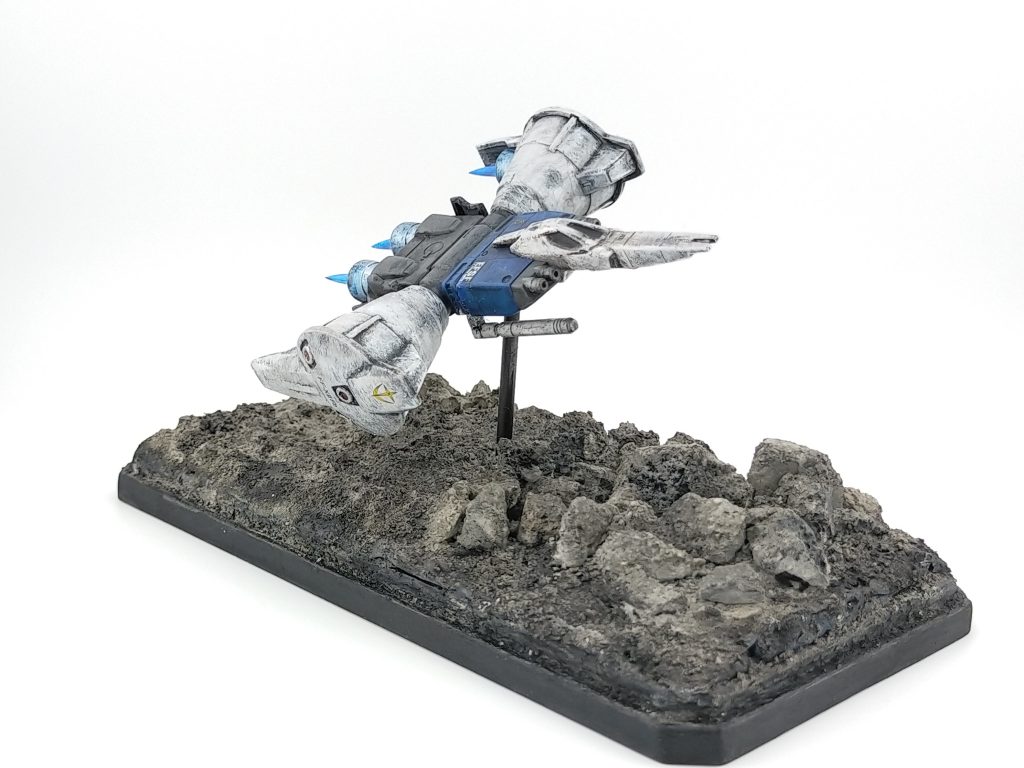 シャアザクを作った際に余った瓦礫を再利用。月面を飛んでいる風にしてみました。