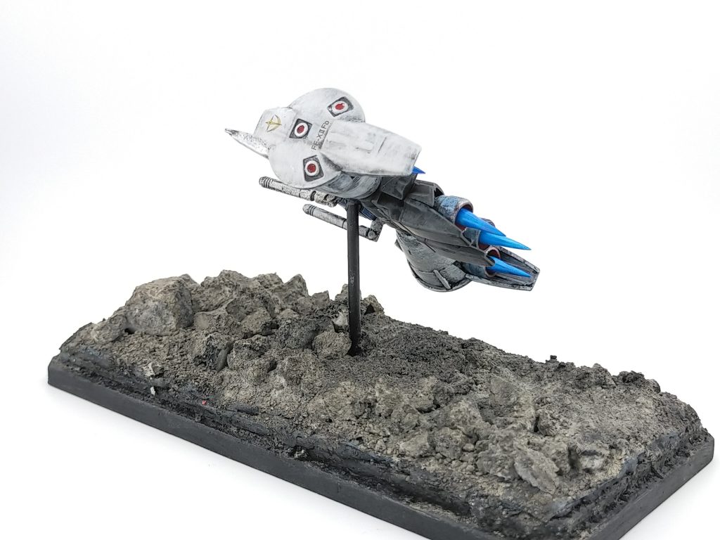 エフェクトパーツは白サフの上からクリアブルーを塗って無光沢トップコート