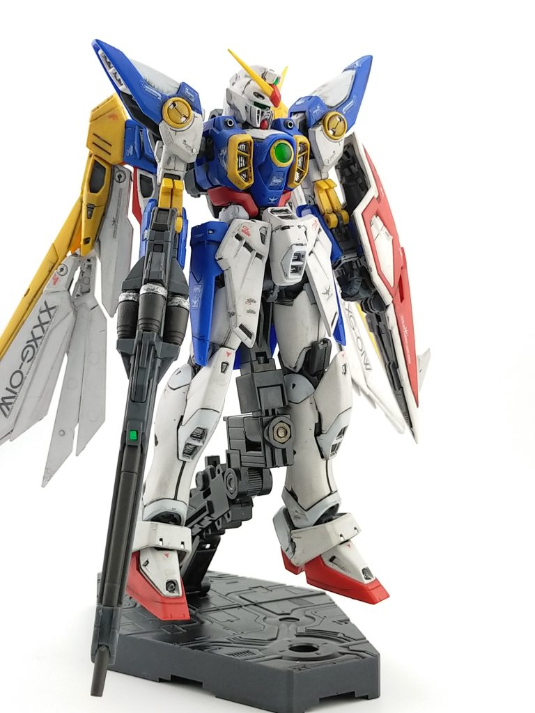 光沢を厚塗りした後に、2000番の紙やすりで水研ぎ。その後に、無光沢のトップコート。