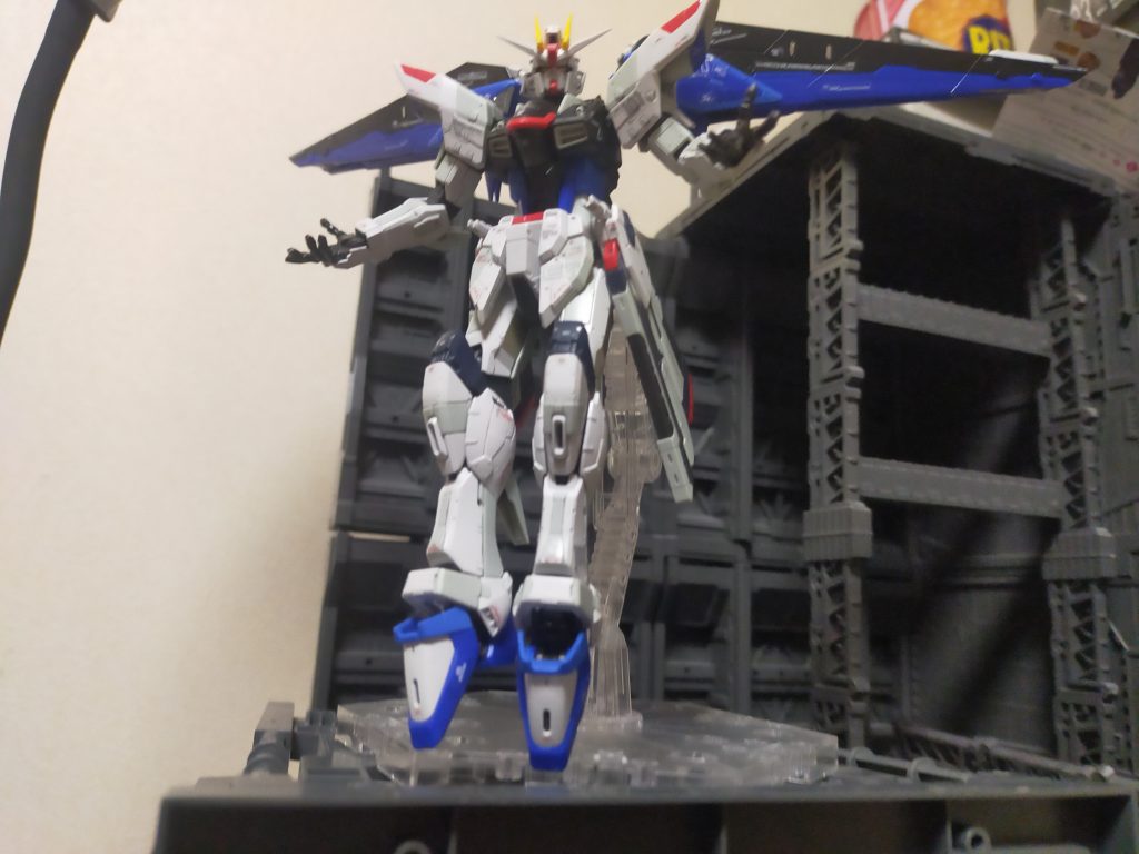 上海フリーダムはバエルのポーズが似合うw