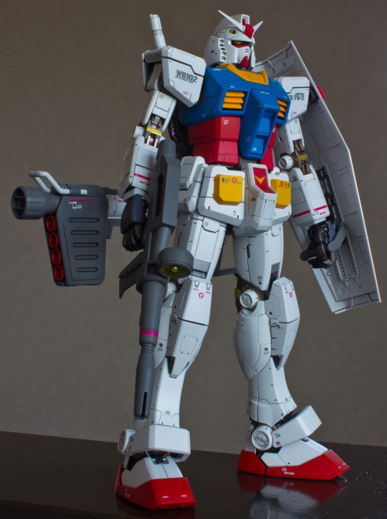 もう基本工作と塗装、デカール貼り後にトップコートしただけ。。カラーもHGとほぼ同じです。